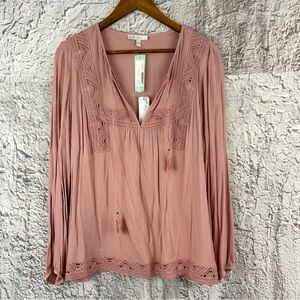 NWT Stitch Fix pink Pale Sky Dalyn Crochet Detail top